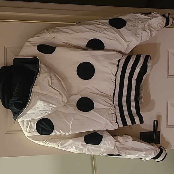 Bogner Ski Jacket, Ladies 14, Vintage, Ribbed Sleeves and bottom. Hood attached. - Picture 3 of 14